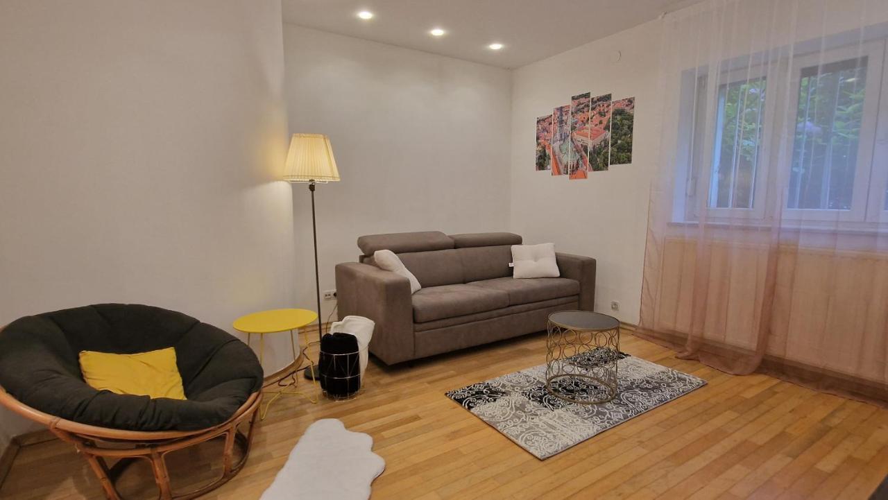 Apartman Roses Загреб Екстер'єр фото